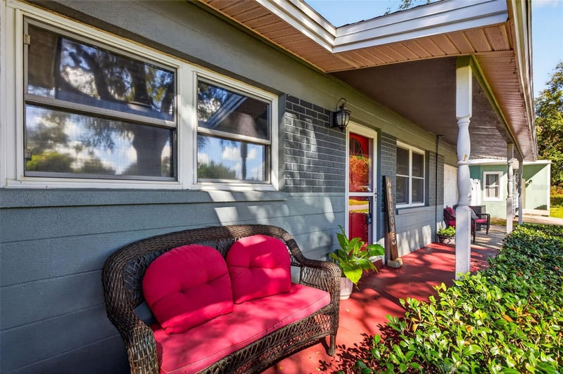 11048 116th St, Seminole, FL 33778