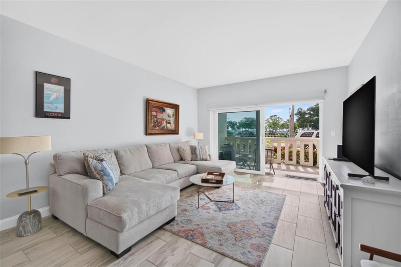 1200 N Shore Dr NE #104, St Petersburg, FL 33701