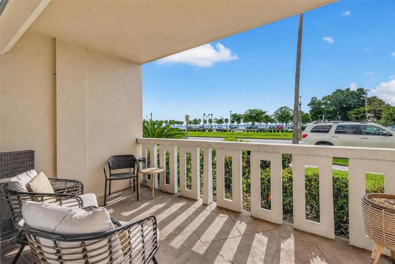 1200 N Shore Dr NE #104, St Petersburg, FL 33701