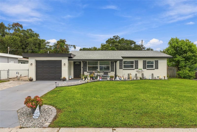 10259 Naranja St, Seminole, FL 33772