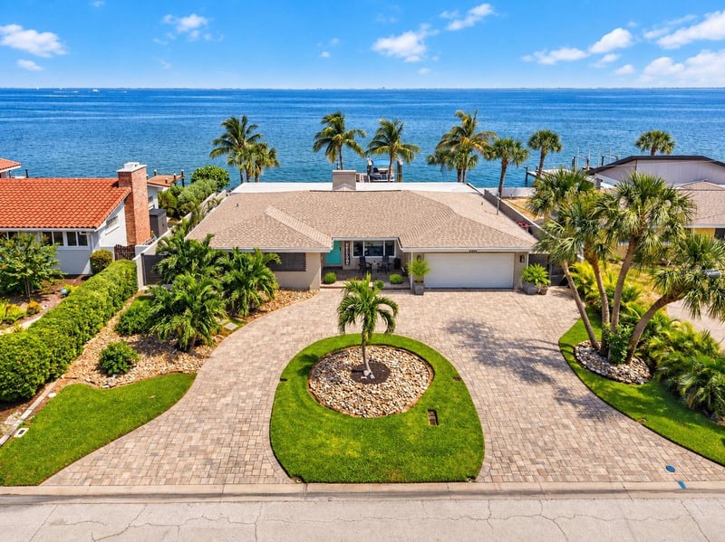 2480 E Bay Isle Dr SE, St Petersburg, FL 33705
