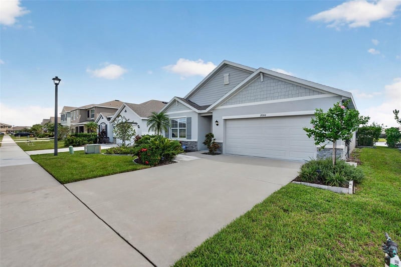 17206 Reserva Dr, Bradenton, FL 34211