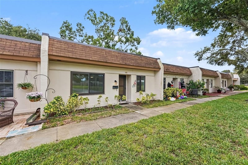 1195 Mission Hills Blvd #37C, Clearwater, FL 33759