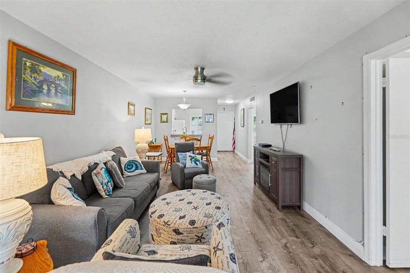 1195 Mission Hills Blvd #37C, Clearwater, FL 33759