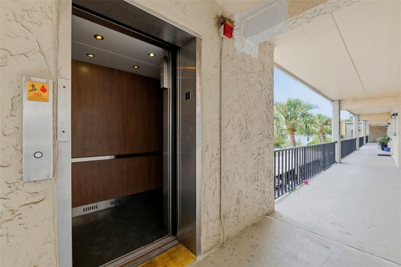 11620 Park Blvd #308, Seminole, FL 33772