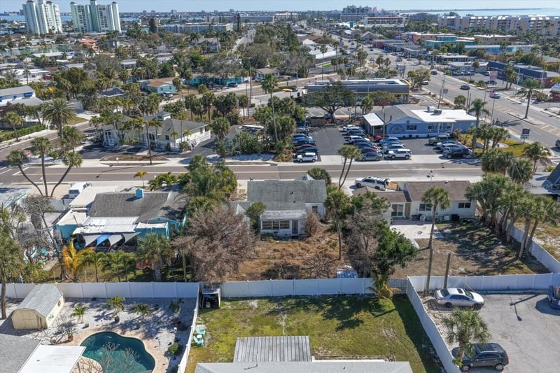429 70th Ave, St Pete Beach, FL 33706