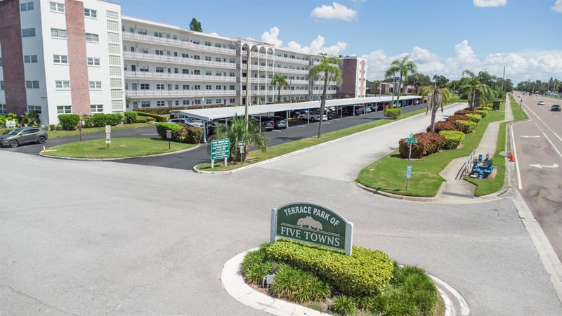 5501 80th St N #303, St Petersburg, FL 33709