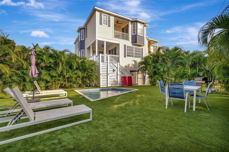 303 58th St, Holmes Beach, FL 34217