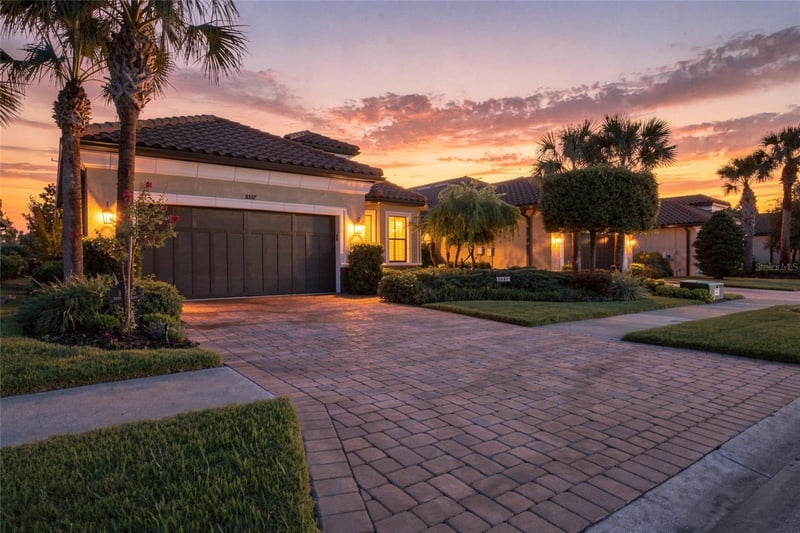 8557 Grand Alberato Rd, Tampa, FL 33647
