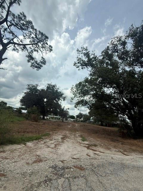 6042 Lewis Dr, Zephyrhills, FL 33542
