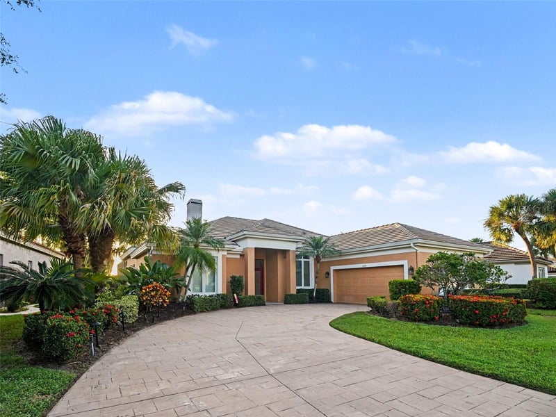 5220 88th St E, Bradenton, FL 34211