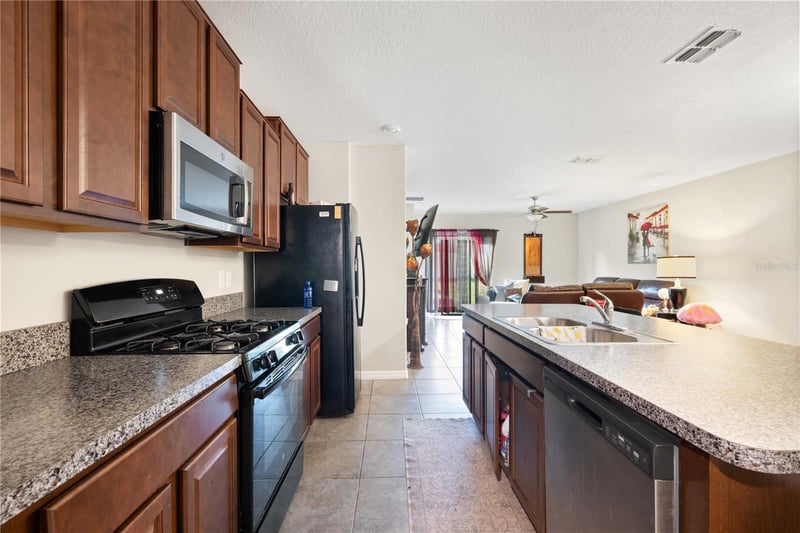 9617 Channing Hill Dr, Ruskin, FL 33573
