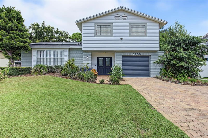 8239 Vassar Cir, Tampa, FL 33634