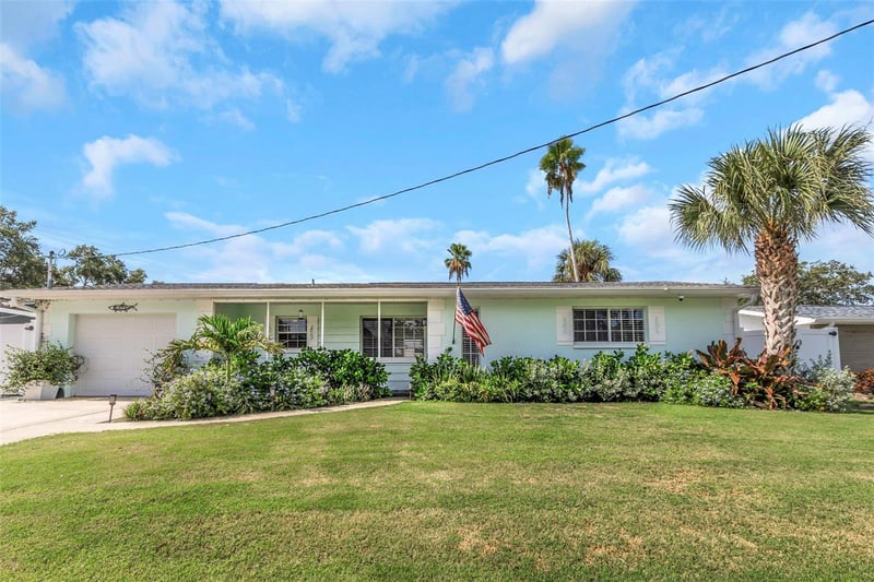 1071 Suemar Rd, Dunedin, FL 34698