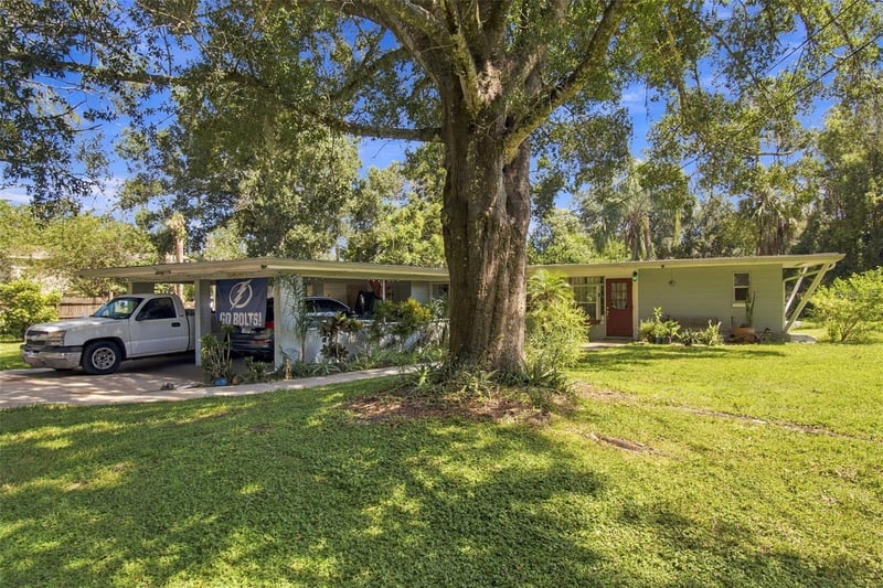 10803 N Oregon Cir, Tampa, FL 33612