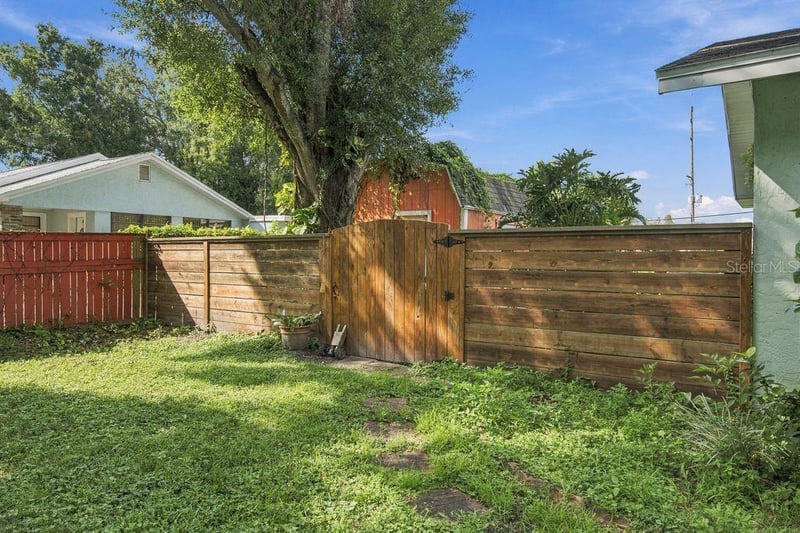 3909 W Powhatan Ave, Tampa, FL 33614