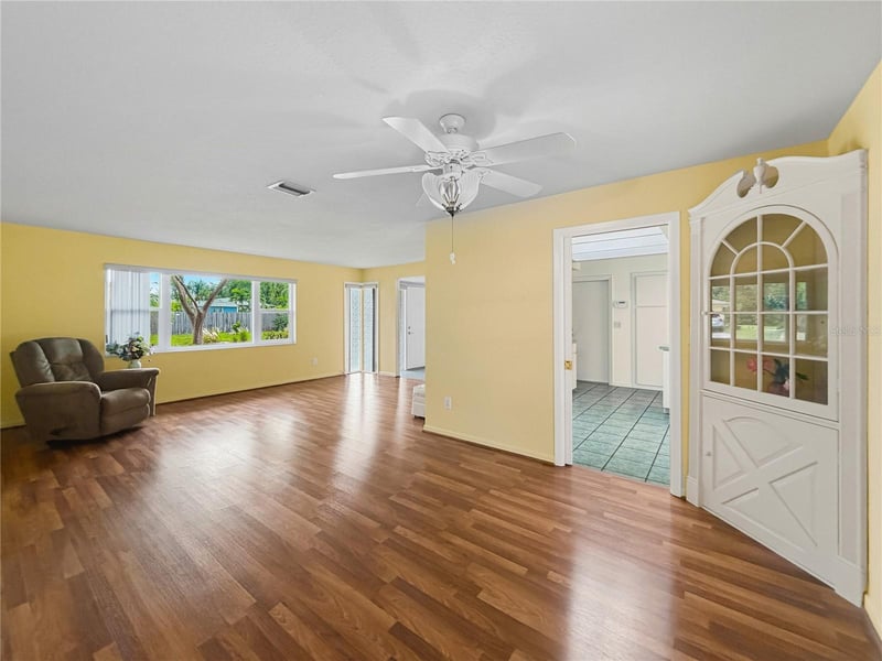 14036 Thacher Ave, Largo, FL 33774
