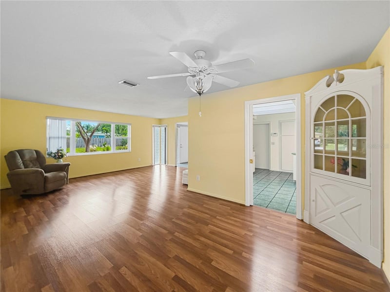 14036 Thacher Ave, Largo, FL 33774