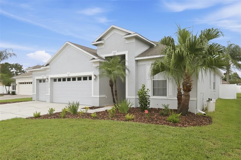 1028 Appian Pl, Wesley Chapel, FL 33543