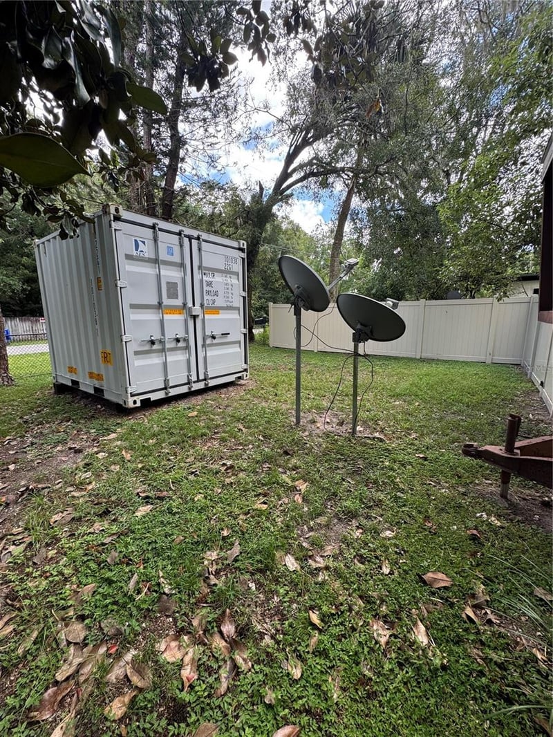 902 Montana Ave, Lutz, FL 33548
