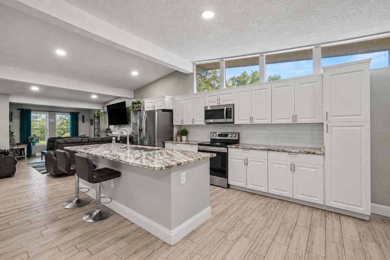 218 Park Ridge Ave, Temple Terrace, FL 33617