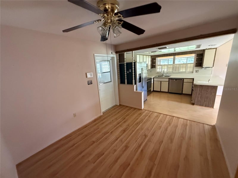 2906 Oak Crest Dr, Plant City, FL 33565