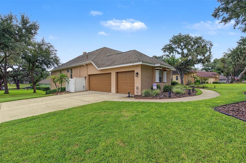 5109 Sylvan Oaks Dr, Valrico, FL 33596