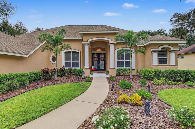 5109 Sylvan Oaks Dr, Valrico, FL 33596
