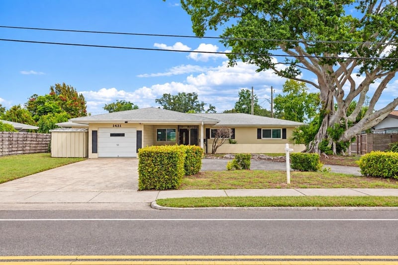 1431 Pinellas Point Dr S, St Petersburg, FL 33705