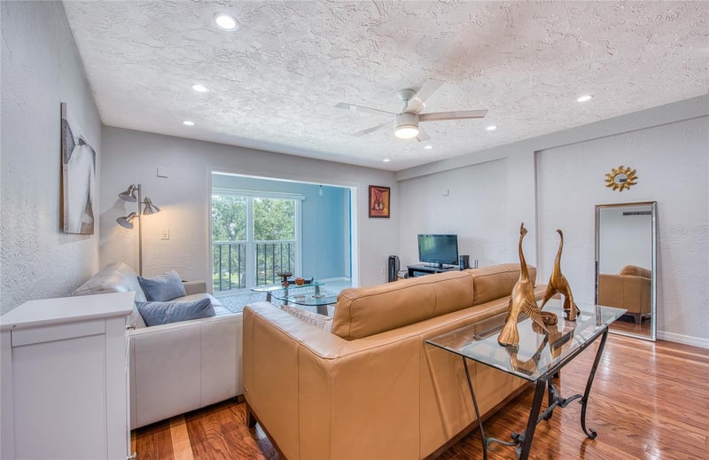 4681 1st St NE #301, St Petersburg, FL 33703