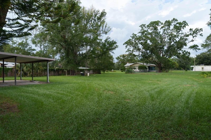 1005 Grandaddy Ln, Lutz, FL 33548