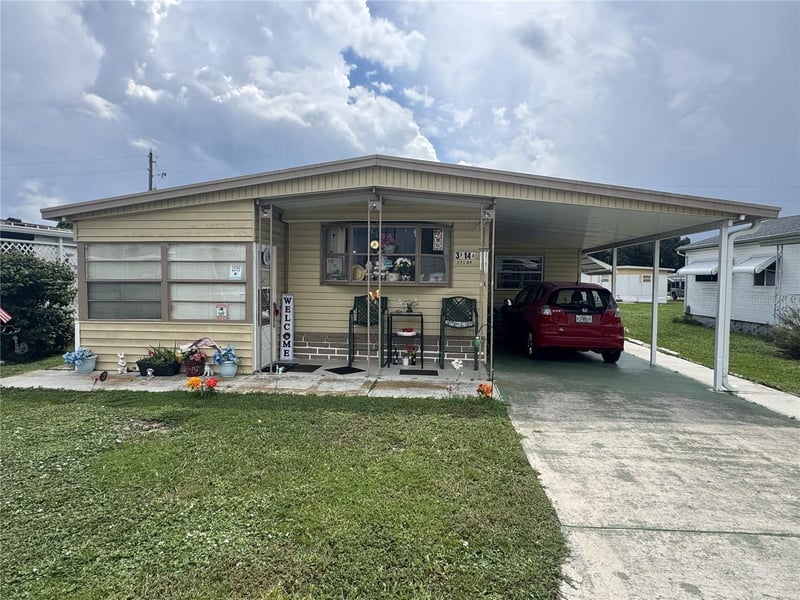 37140 8th Ave, Zephyrhills, FL 33542