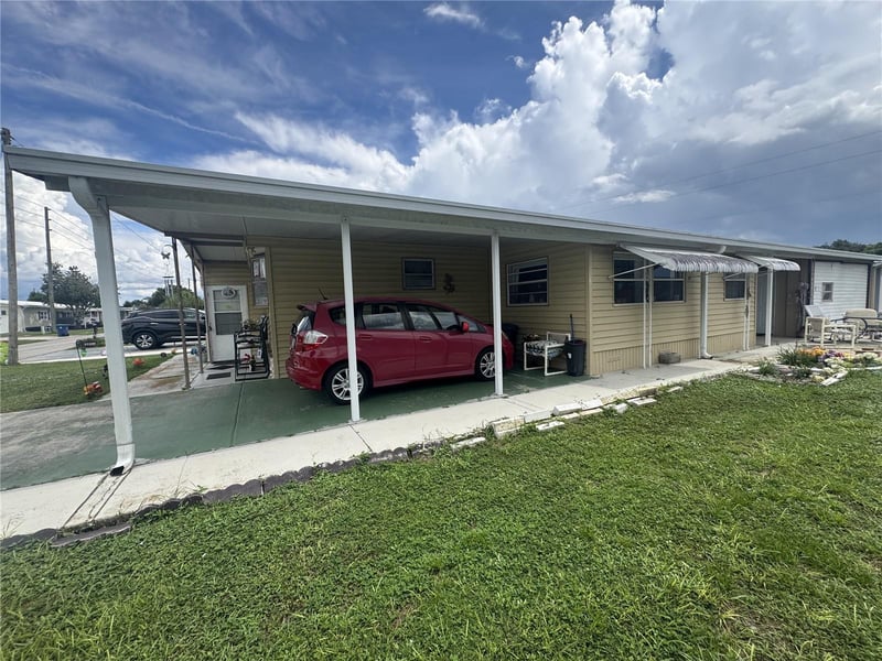 37140 8th Ave, Zephyrhills, FL 33542