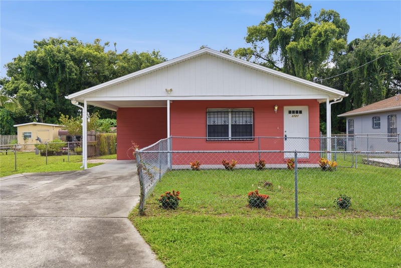 3721 E North Bay St, Tampa, FL 33610
