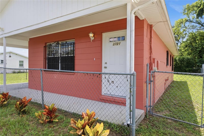 3721 E North Bay St, Tampa, FL 33610