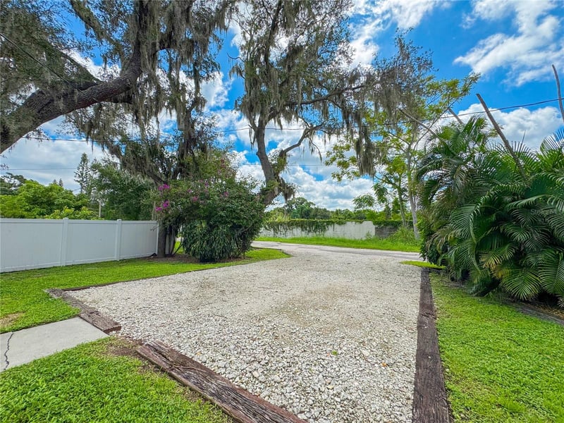 2751 72nd Avenue Dr E, Sarasota, FL 34243