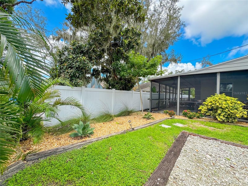 2751 72nd Avenue Dr E, Sarasota, FL 34243