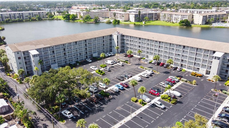 3362 Lake Bayshore Dr #P214, Bradenton, FL 34205