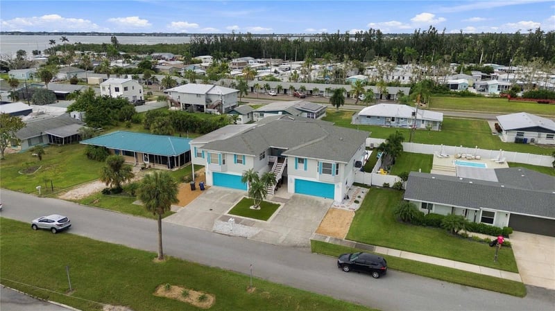 3711 118th St W, Bradenton, FL 34210