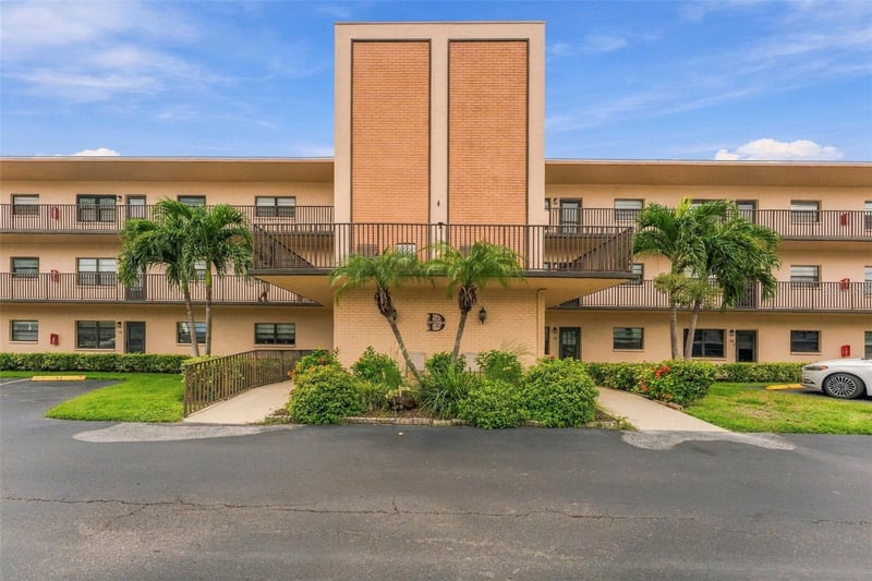 5971 Terrace Park Dr N #108, St Petersburg, FL 33709