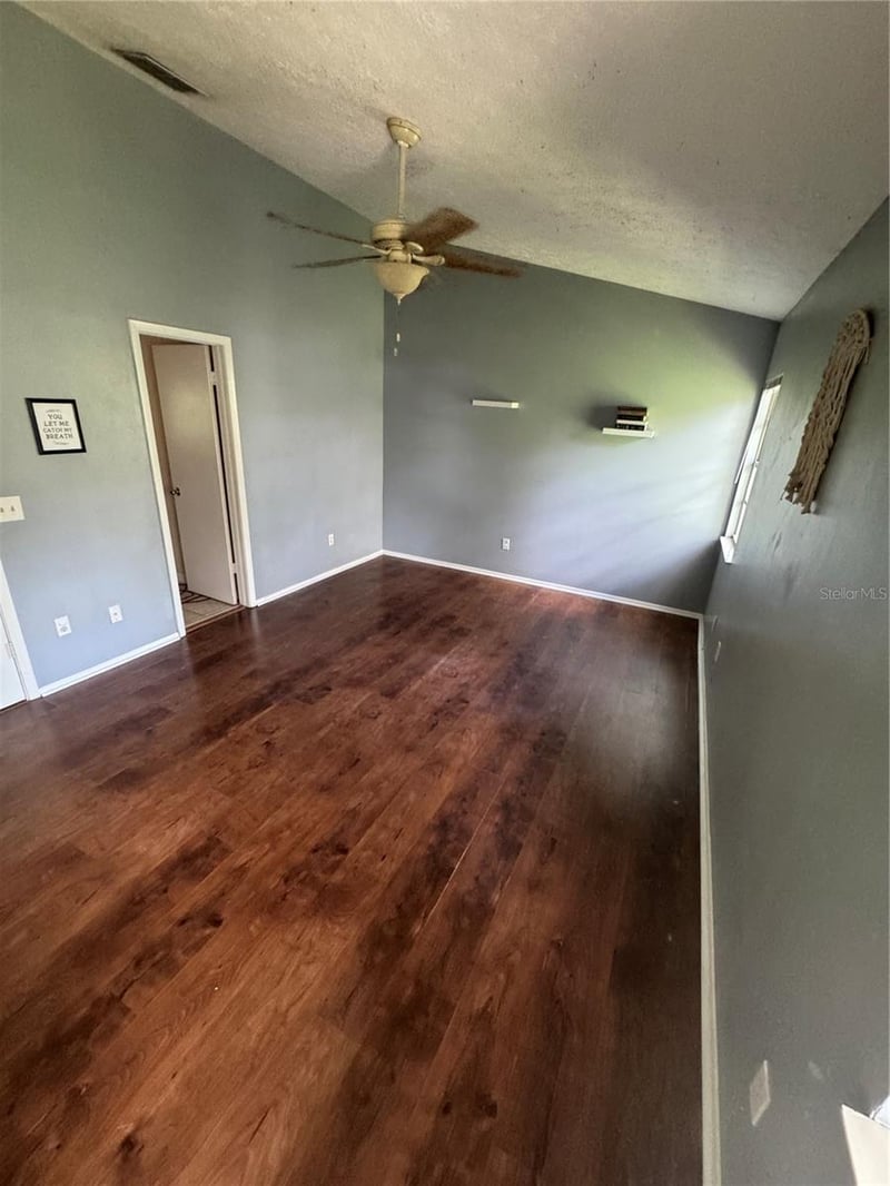9459 Forest Hills Cir, Tampa, FL 33612
