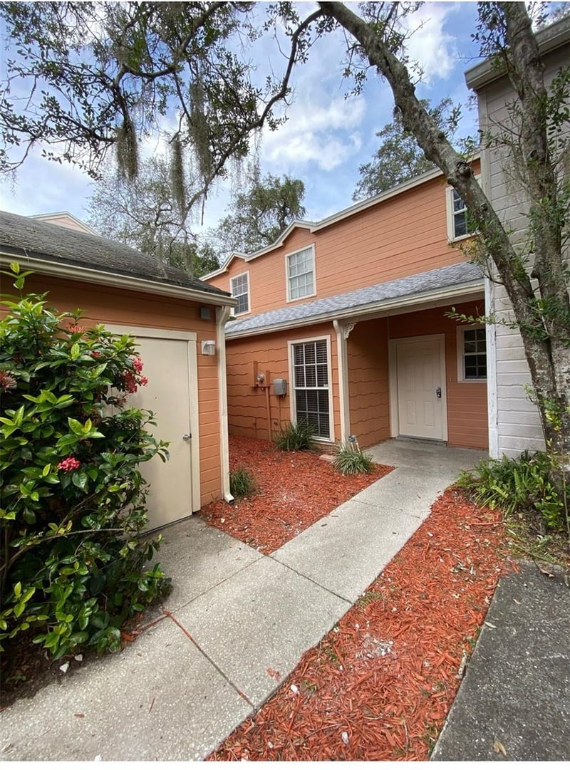 9459 Forest Hills Cir, Tampa, FL 33612