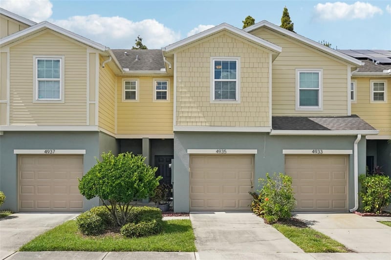 4935 White Sanderling Ct, Tampa, FL 33619