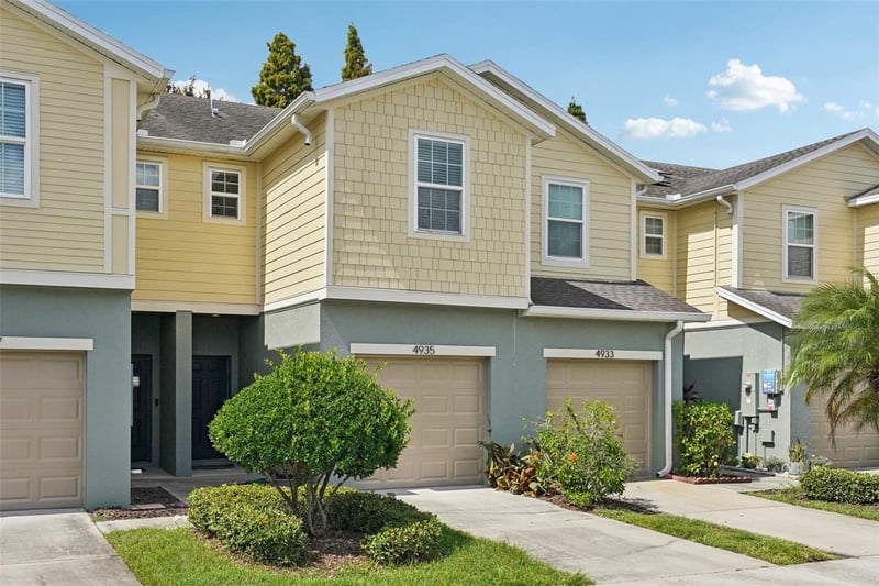 4935 White Sanderling Ct, Tampa, FL 33619
