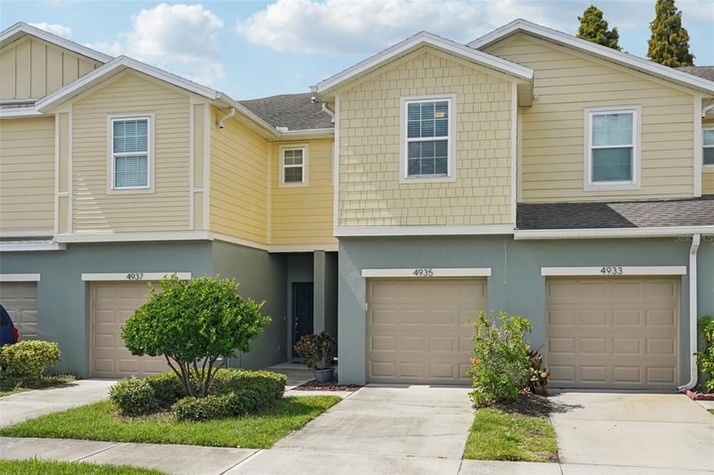 4935 White Sanderling Ct, Tampa, FL 33619