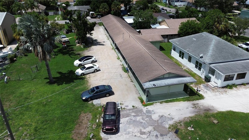 2405 10th St W, Bradenton, FL 34205