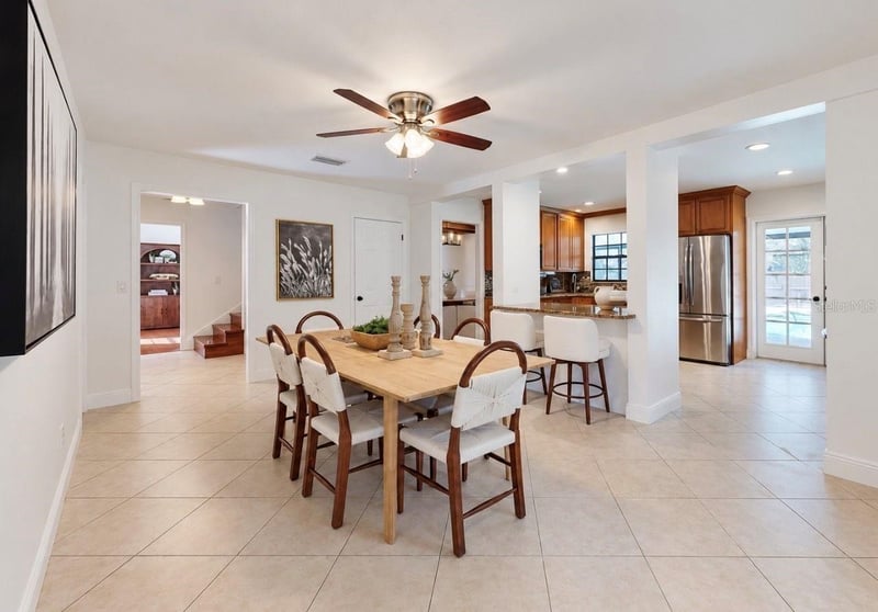 2818 Springdell Cir, Valrico, FL 33596