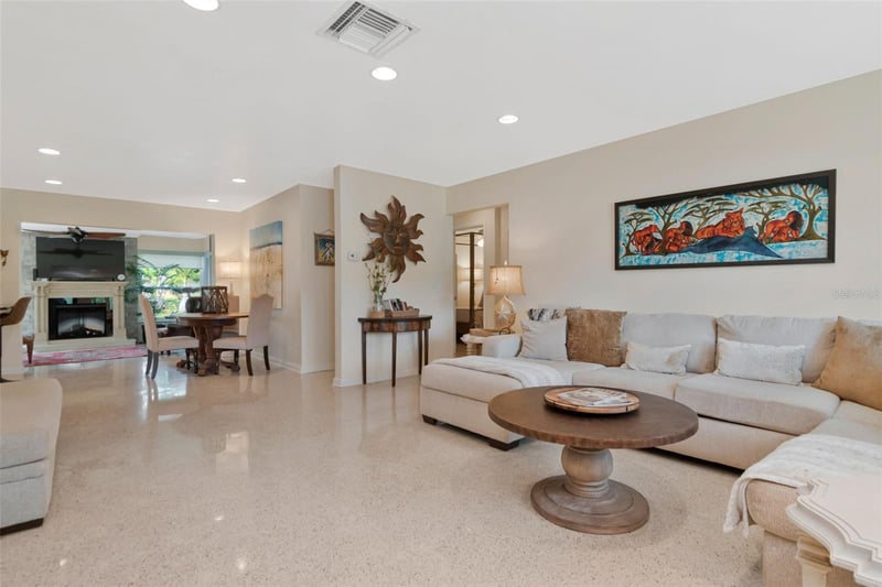 312 Keating Dr, Largo, FL 33770