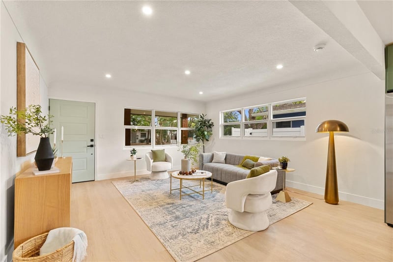 7042 Dartmouth Ave N, St Petersburg, FL 33710