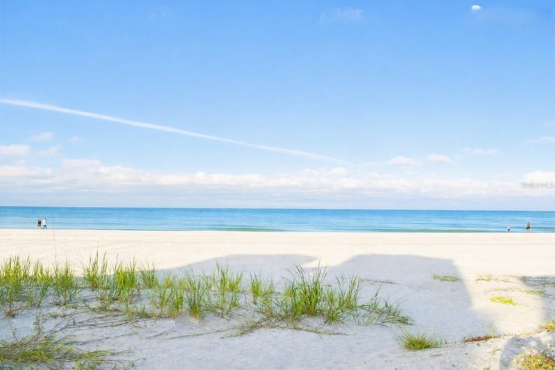 17810 Lee Ave, Redington Shores, FL 33708